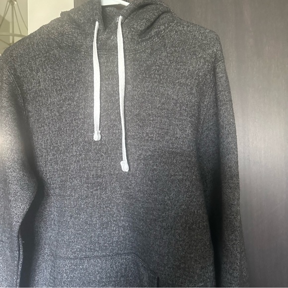 Nice sweater hoodie with pockets - Picture 5 of 5